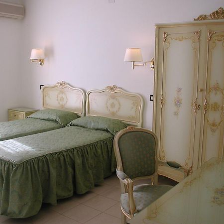 Hotel Royal Bosa Chambre photo