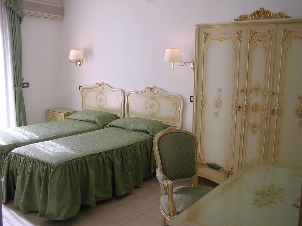 Hotel Royal Bosa Chambre photo