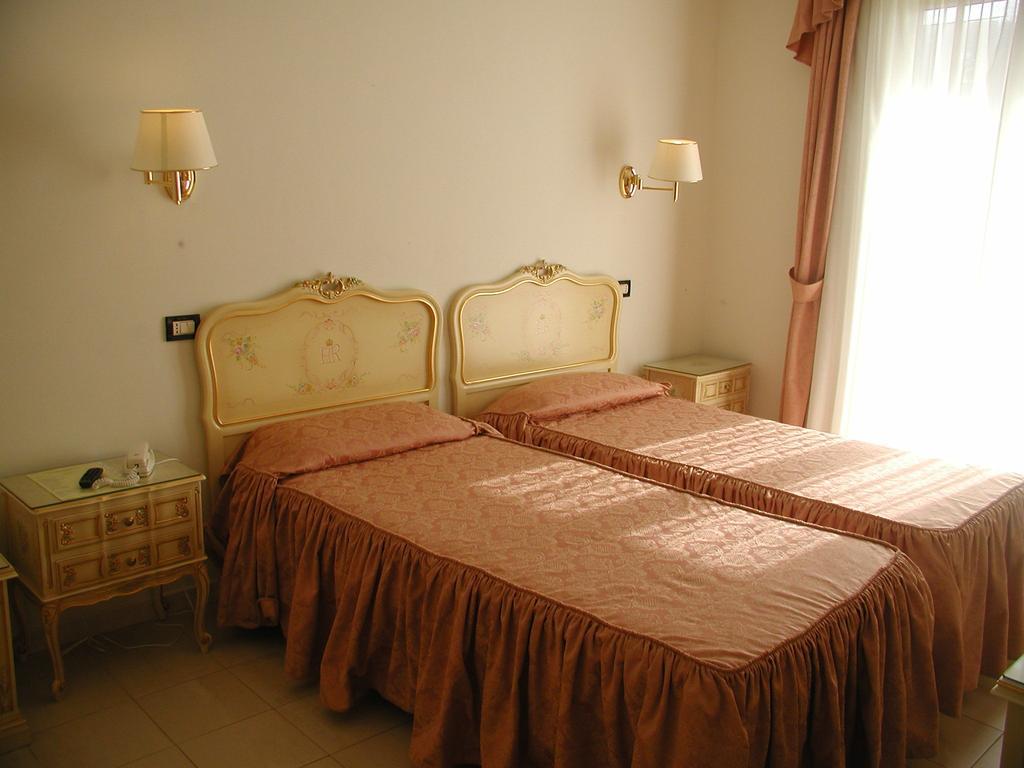 Hotel Royal Bosa Chambre photo
